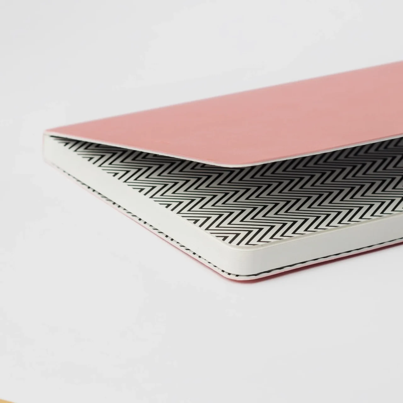 Блокнот в точку Falafel Pink A5 — изображение 4