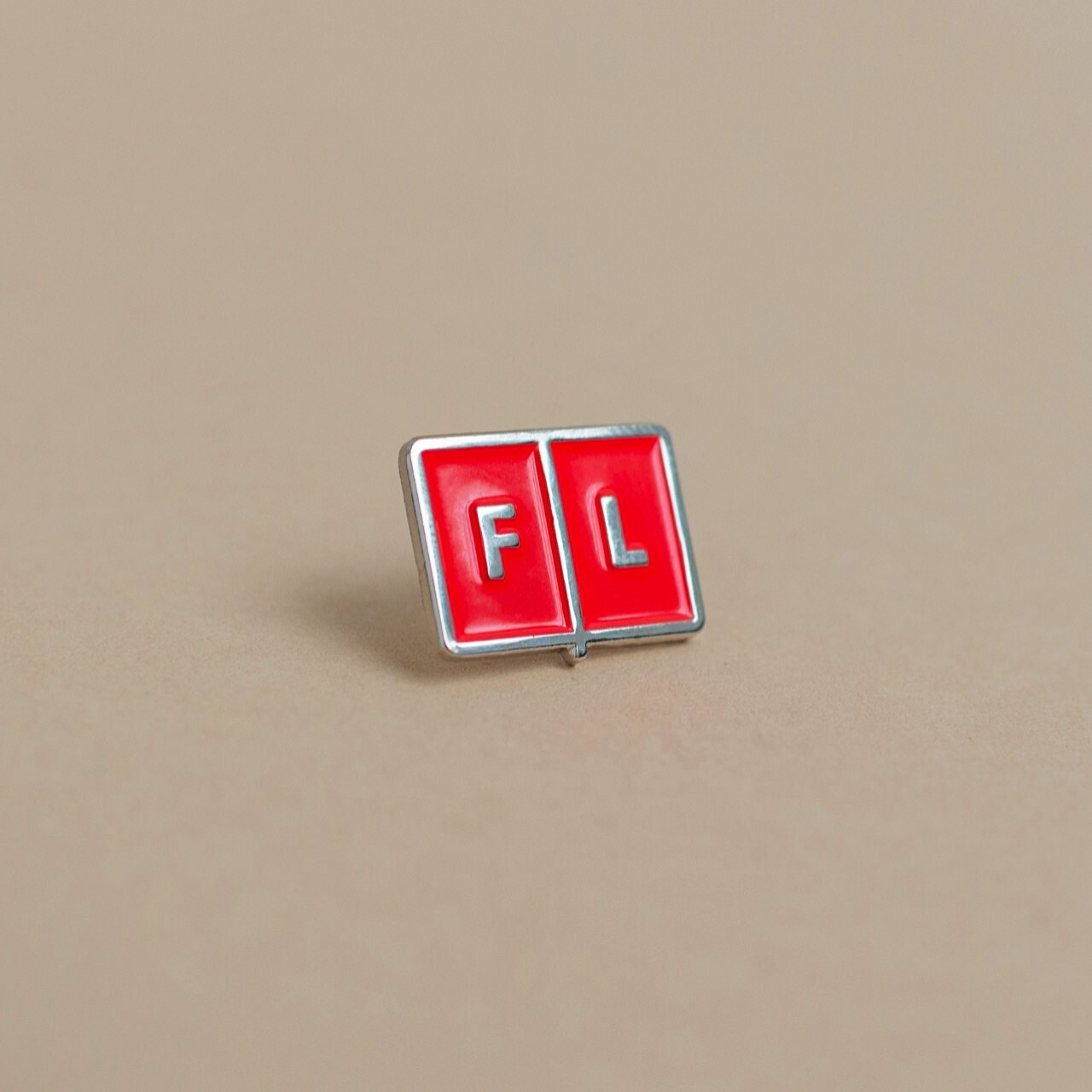 Значок Falafel Pin Red