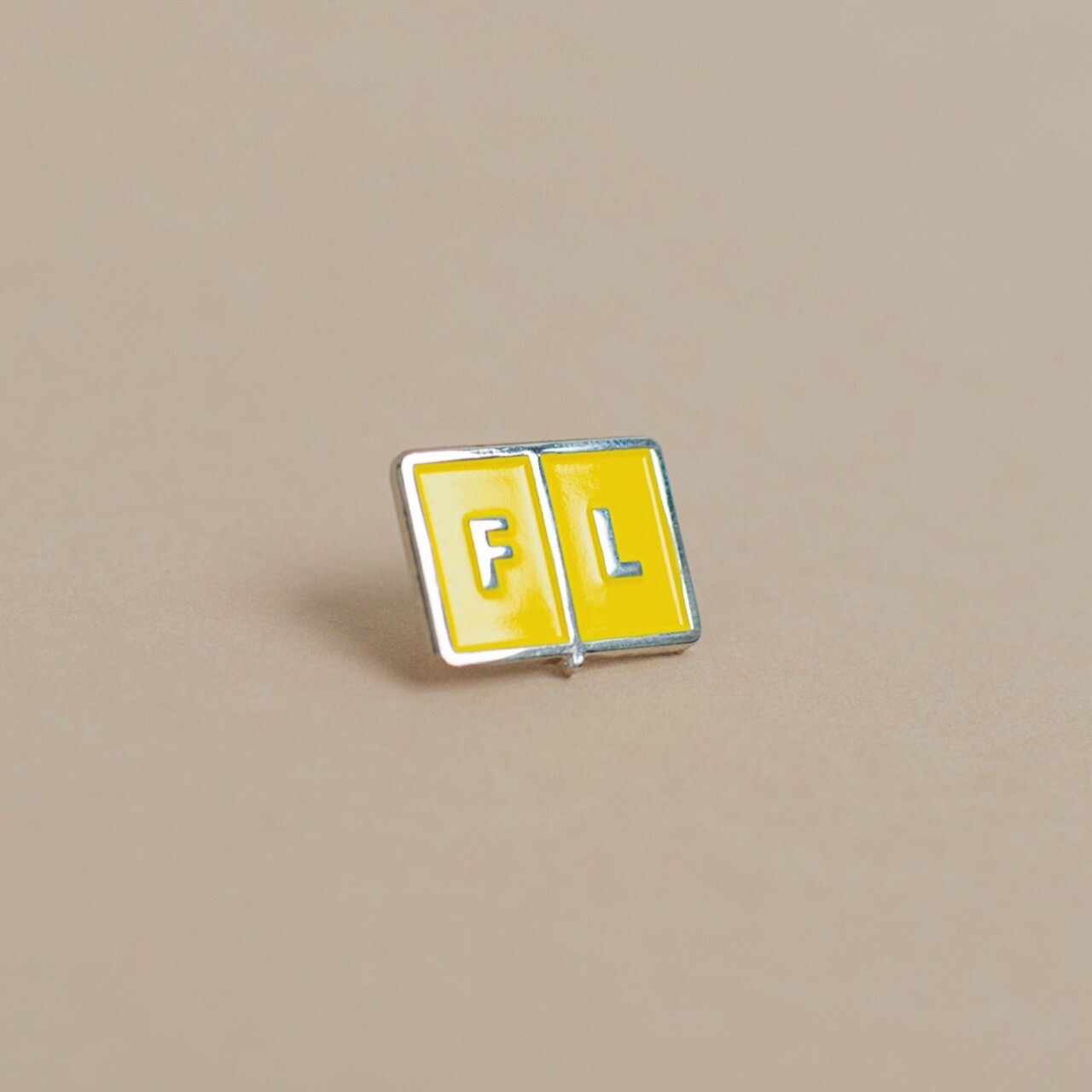 Значок Falafel Pin Red