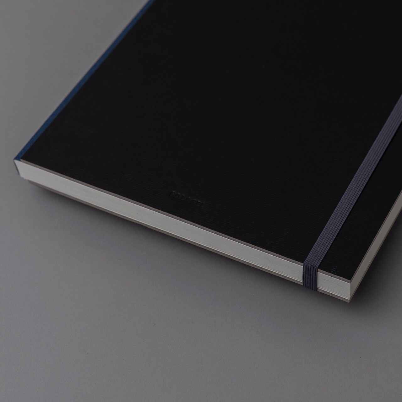 Скетчбук для графики в твёрдой обложке Falafel Black A4