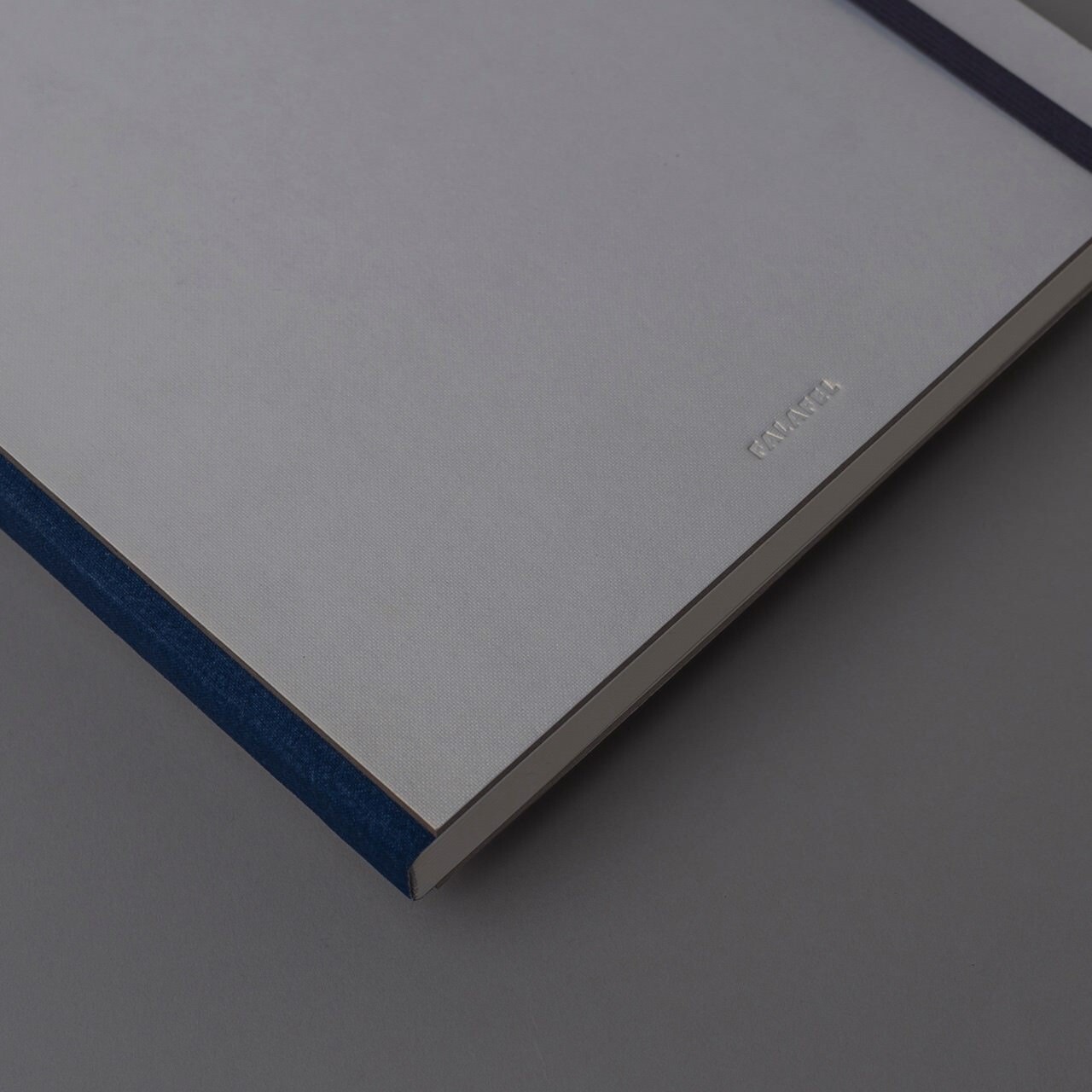 Скетчбук для графики в твёрдой обложке Falafel Pearl A4