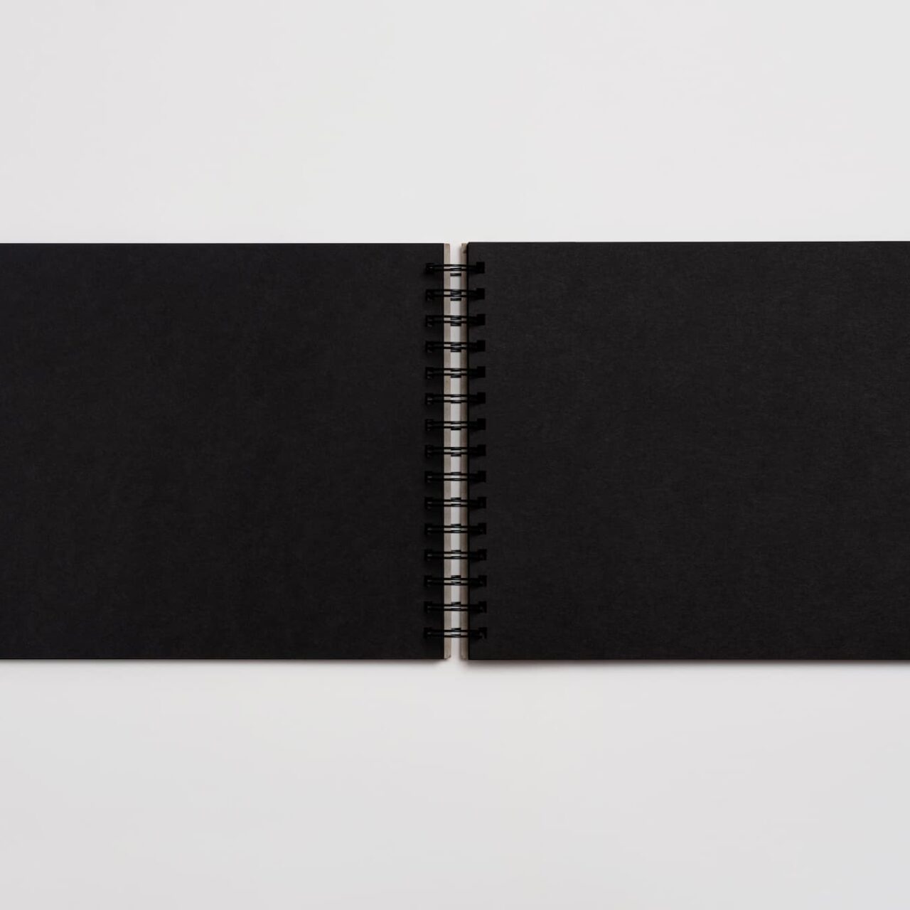Скетчбук Falafel для графики с черной бумагой A4, 160 г/м², 62л