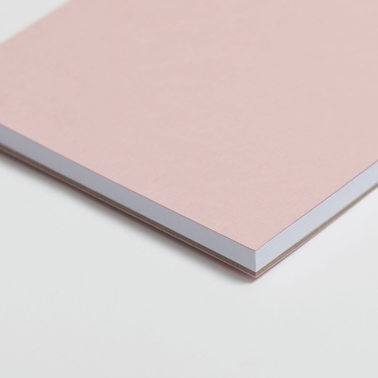 Скетчбук для маркеров и графики с отрывными листами A5, 160 г/м², 42 листа, розовый