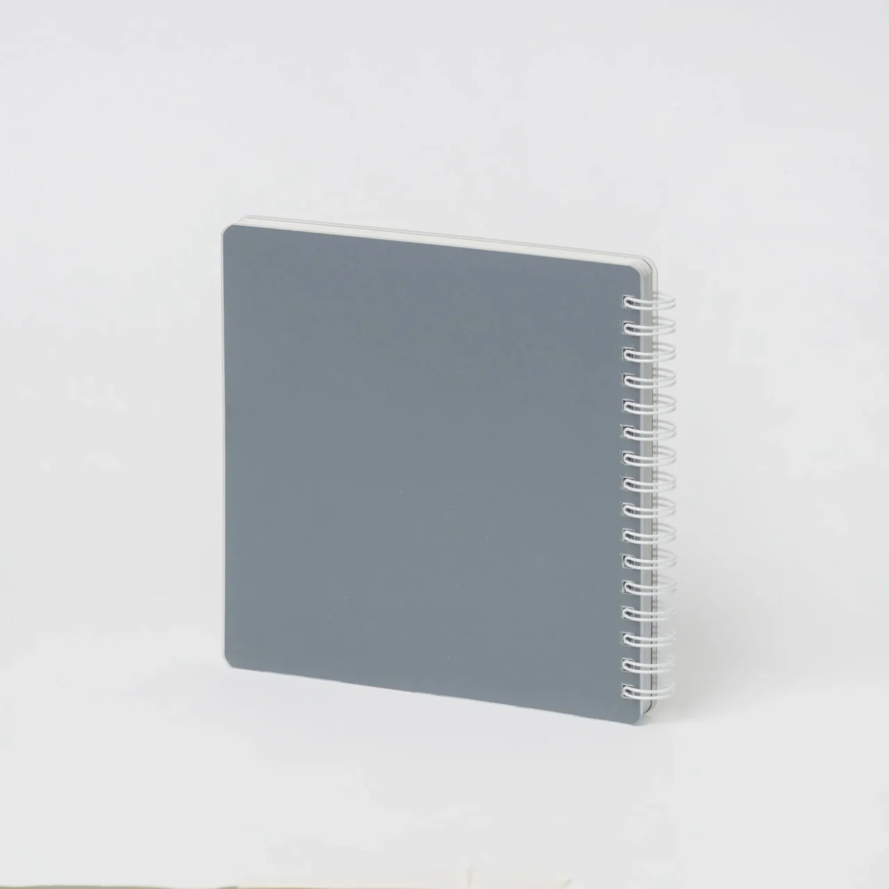 Блокнот в точку с прозрачной обложкой 15×15 см Black — изображение 9